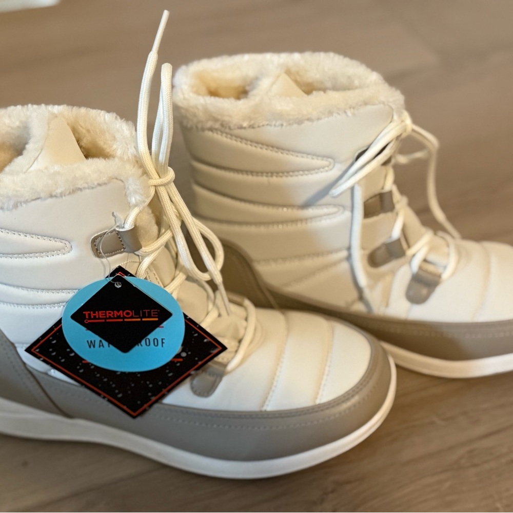 Women’s 8.5 Totes Snow Boots